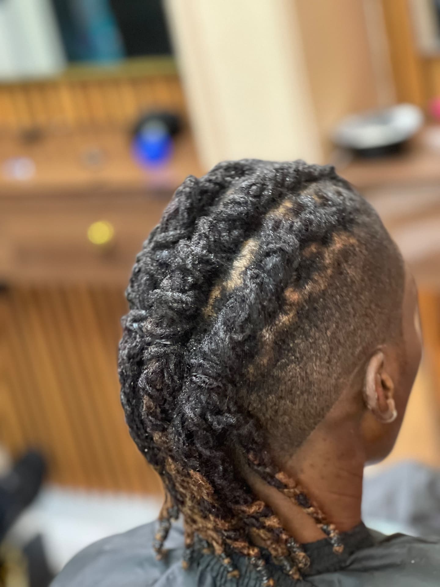 Reges Salon