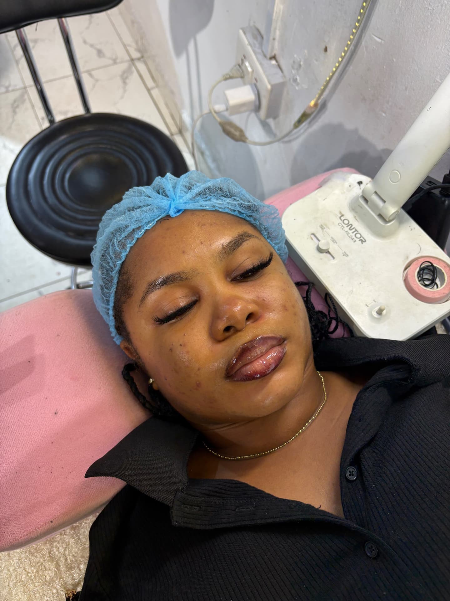Different lash styles ranging from classics to hybrids, customized sets and wispy.