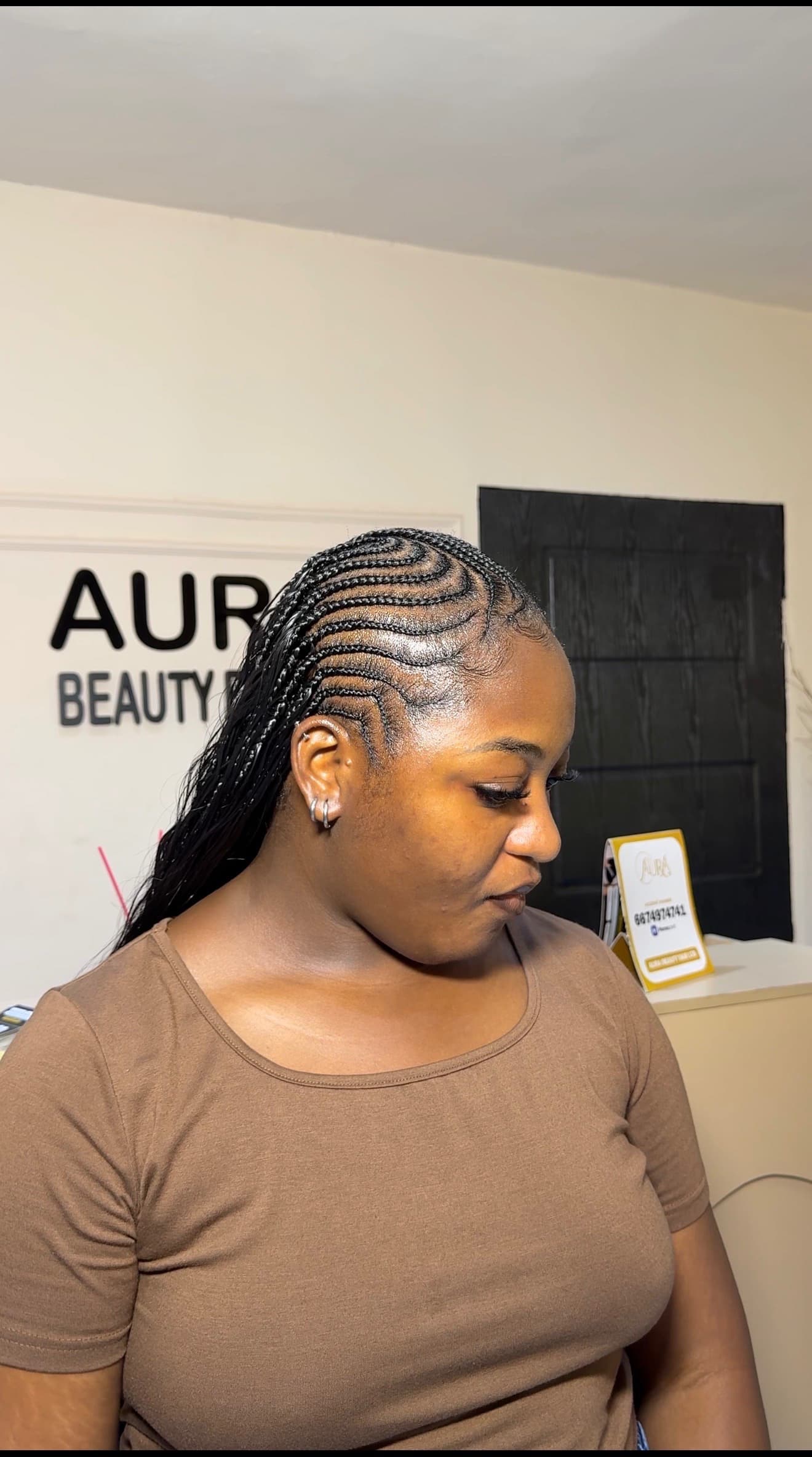 Aura Beauty Bar profile