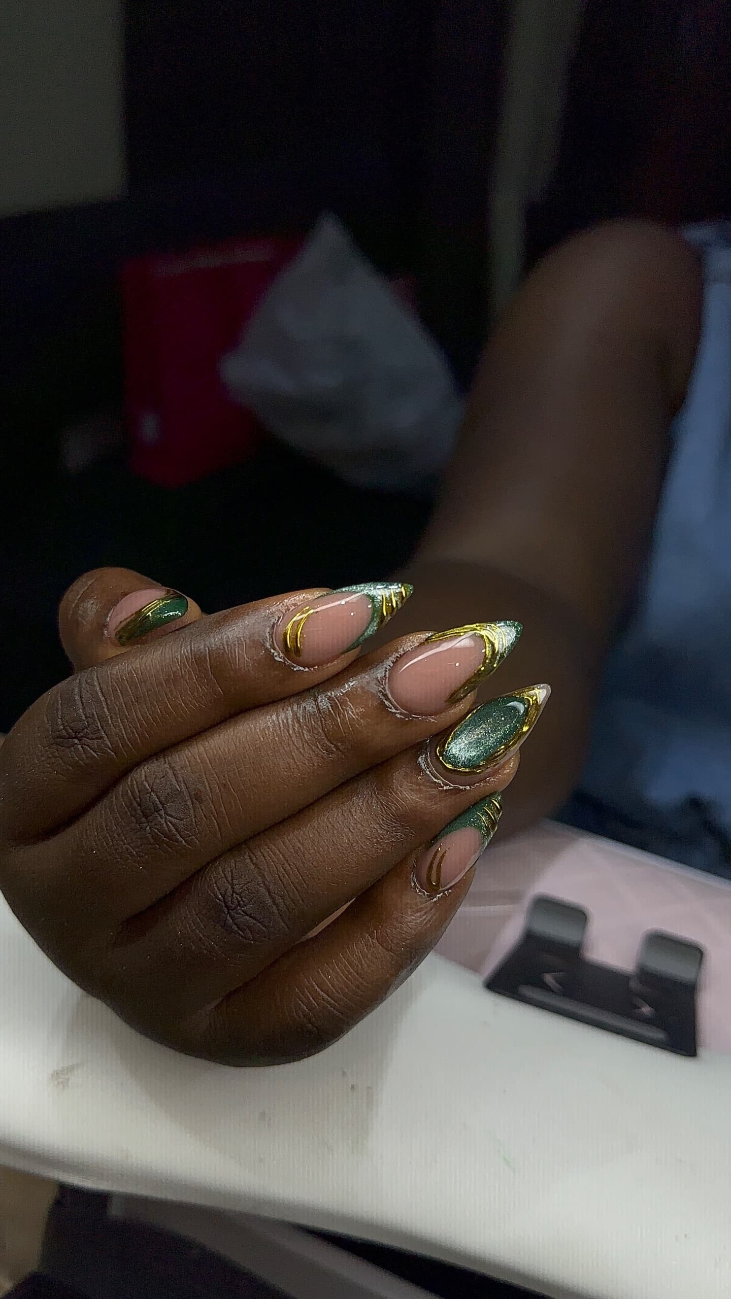 Kraveluxenails