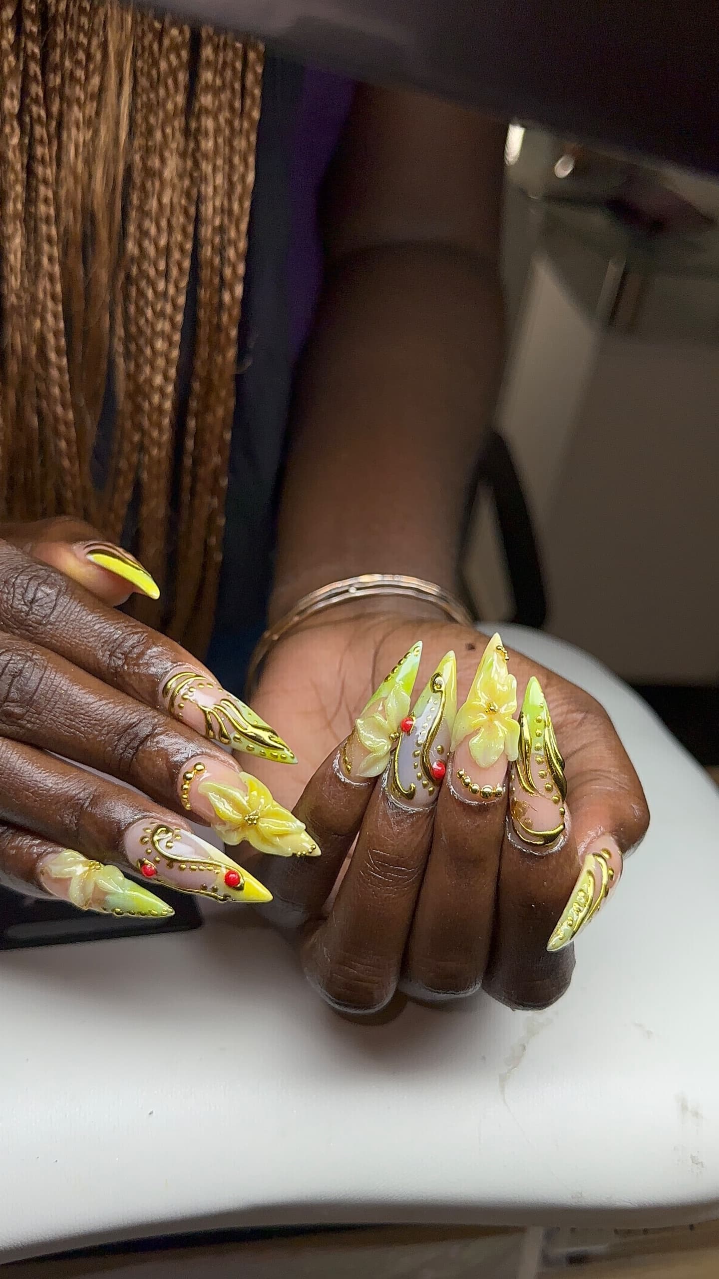 Kraveluxenails